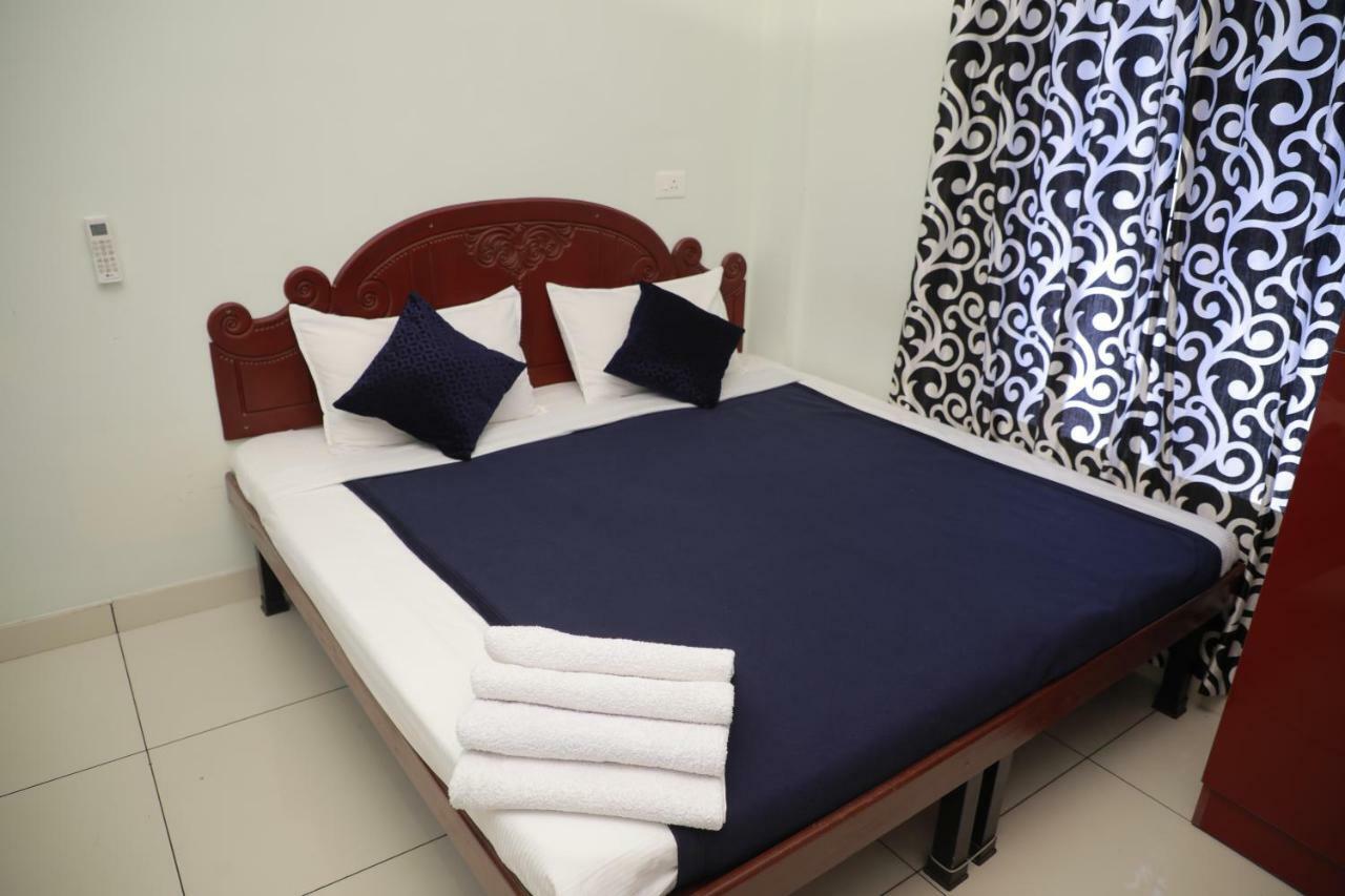 Pavithram Residency Bed & Breakfast Колам Екстериор снимка