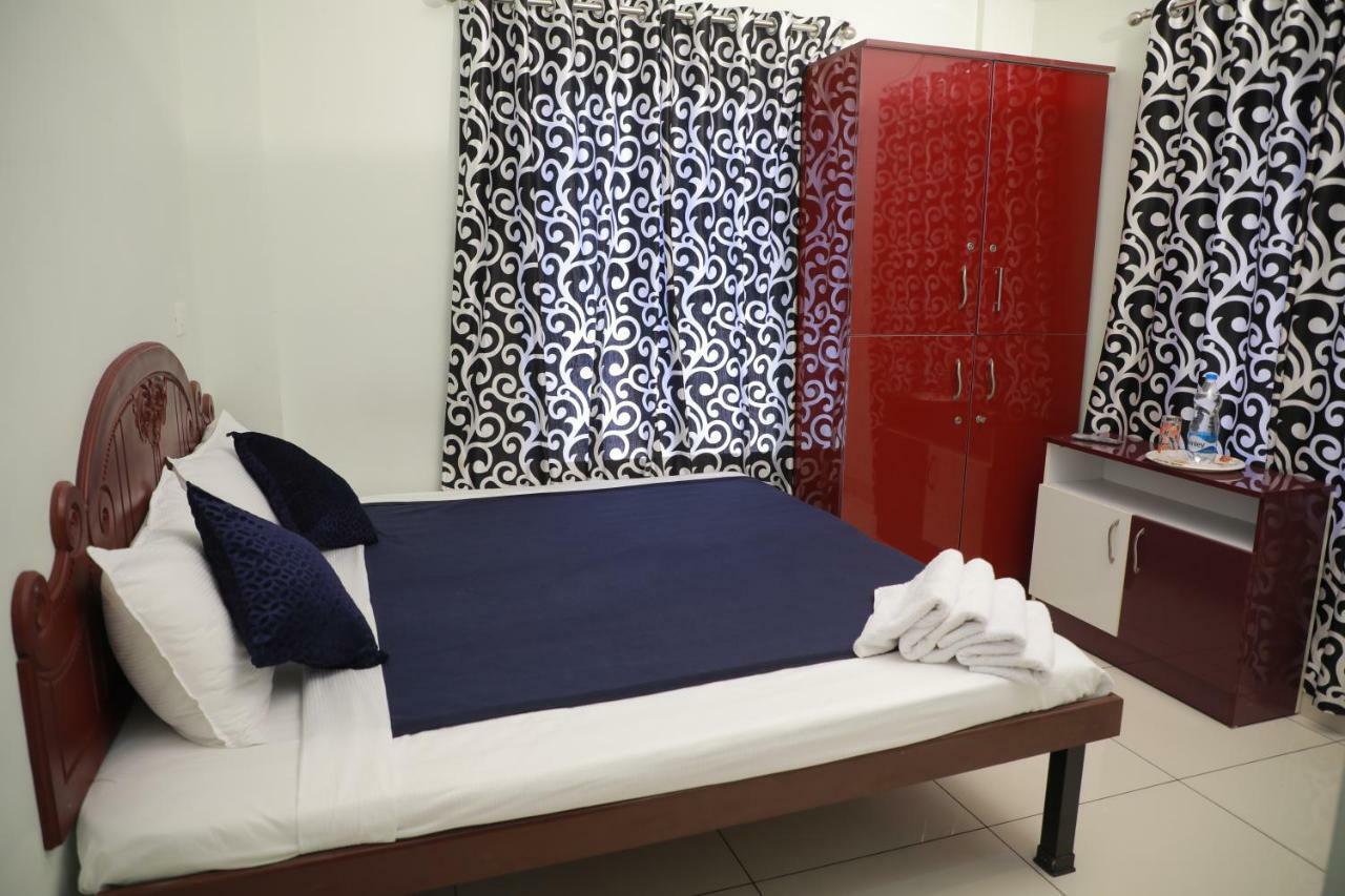 Pavithram Residency Bed & Breakfast Колам Екстериор снимка