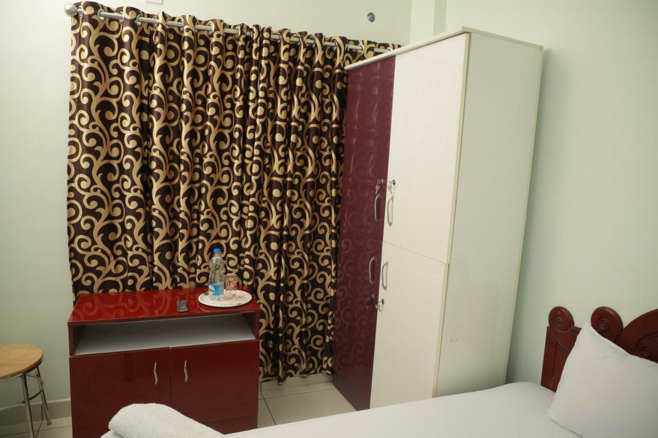 Pavithram Residency Bed & Breakfast Колам Екстериор снимка