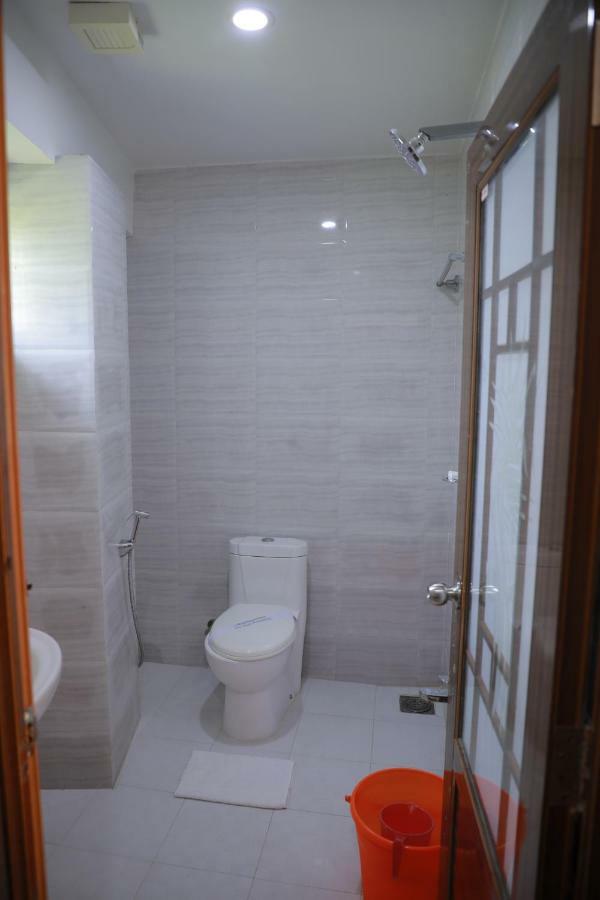 Pavithram Residency Bed & Breakfast Колам Екстериор снимка