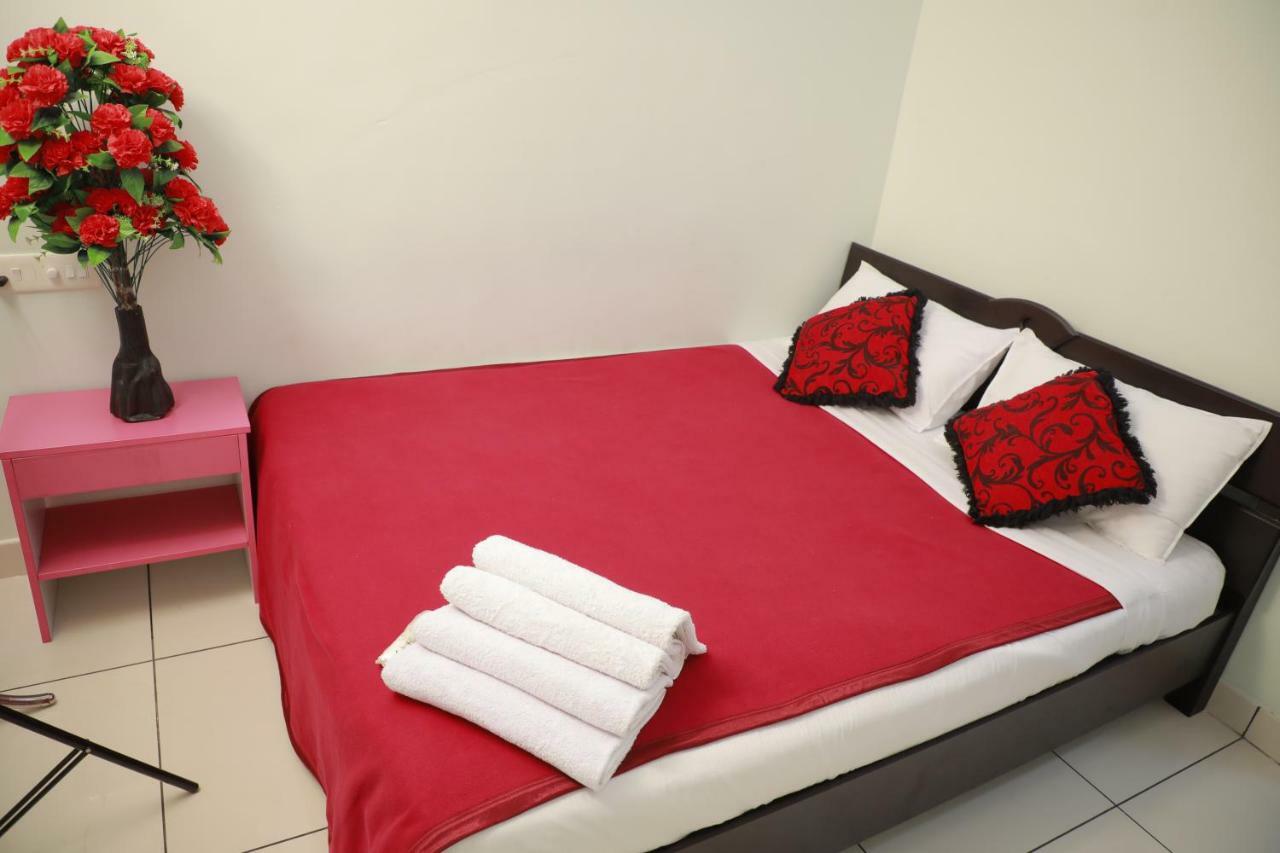 Pavithram Residency Bed & Breakfast Колам Екстериор снимка
